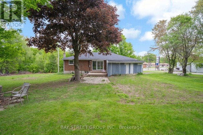 Photo du bâtiment - 12596 Regional Rd 25