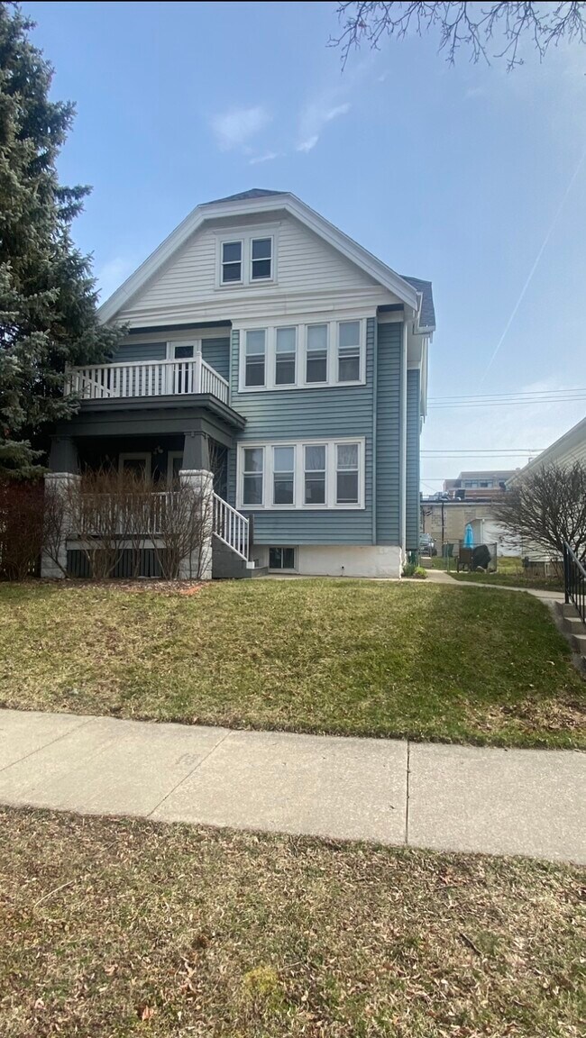 Exterior - 4514 N Bartlett Ave