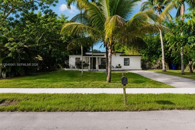 Foto del edificio - 6130 Flagler St