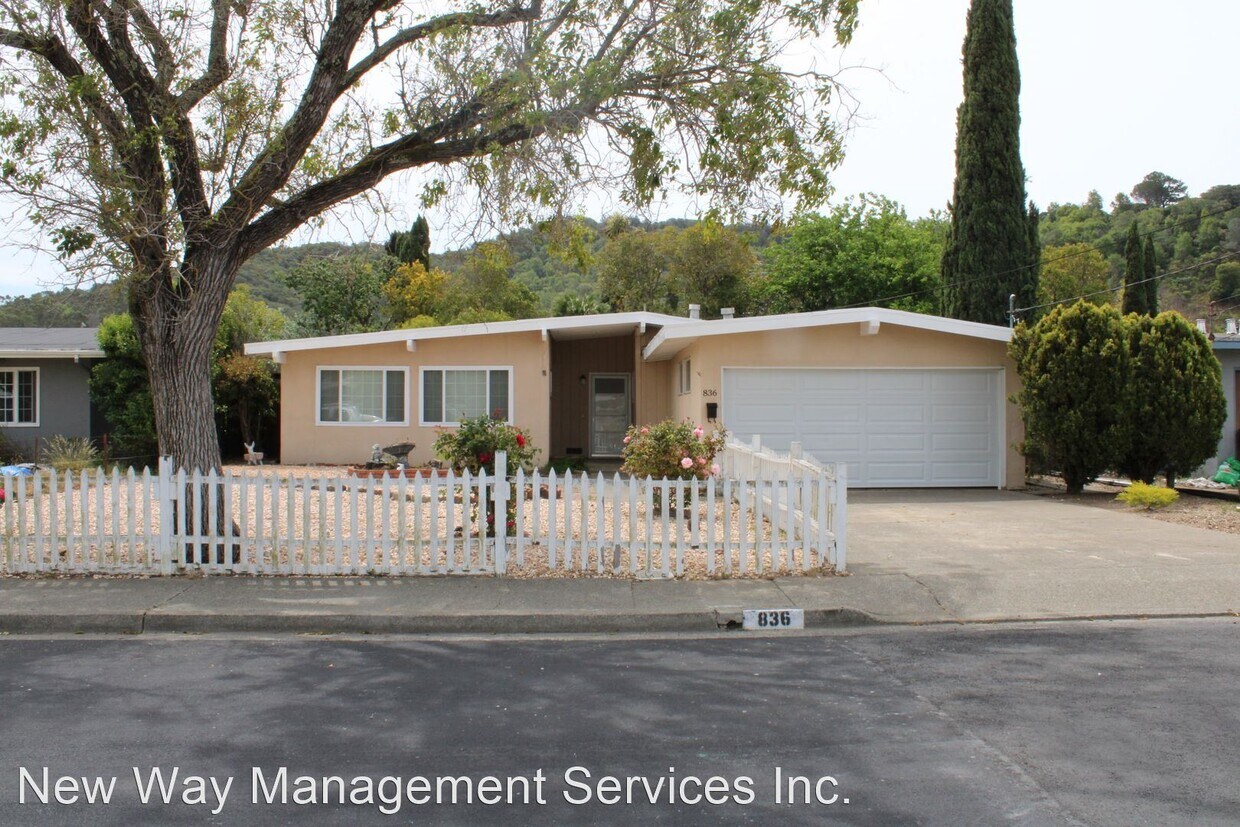 Primary Photo - 2 br, 2 bath House - 836 Estancia Way