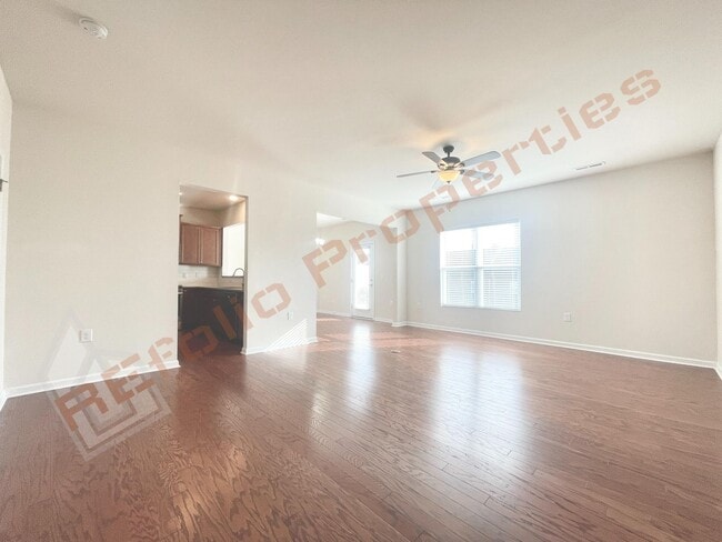 Photo - Beautiful 3 Bedroom, 2.5 Bathroom Townhome...