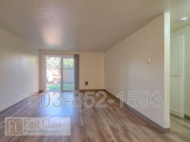 Building Photo - 20125 SW Tualatin Valley Hwy