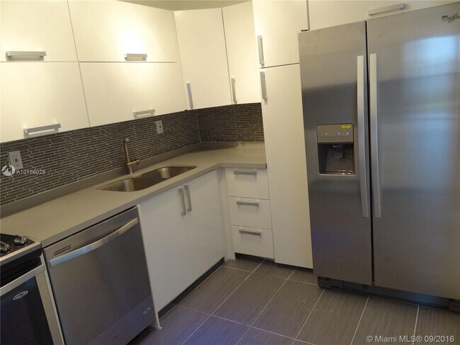 Foto del edificio - 3701 N Country Club Dr