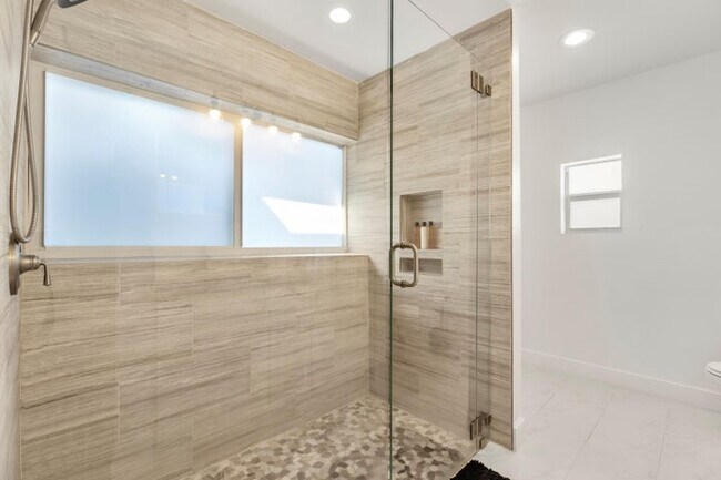 Foto del edificio - 921 SE 13th Ct