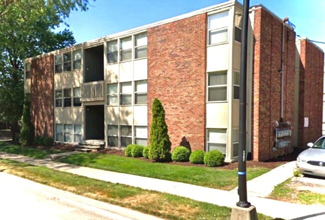 Interior Photo - 512 E Stoughton St