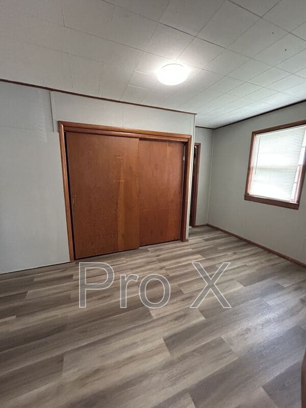 Foto del edificio - 302 E 7th St