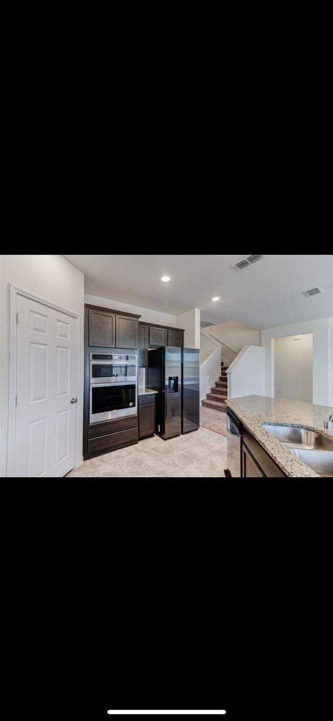 Building Photo - 321 Wild Onion Ln