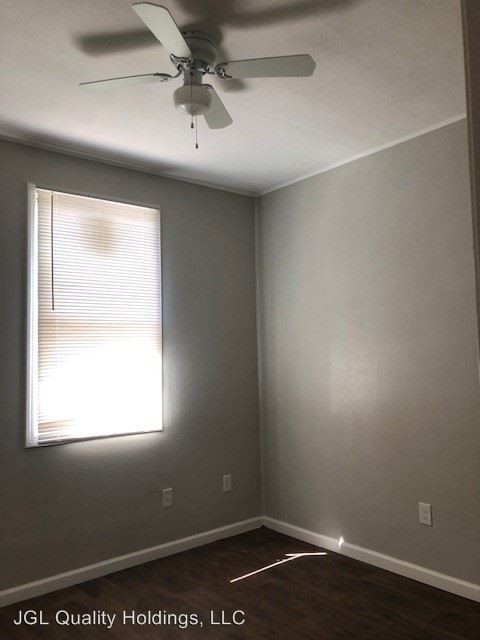 Building Photo - 1545 Avenue B