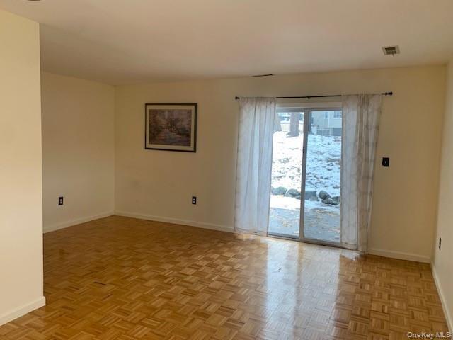 Foto del edificio - 35 Nancy Ct