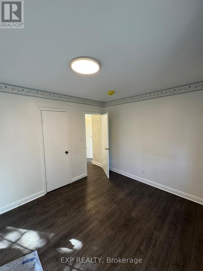 Building Photo - 559 Drury Ln