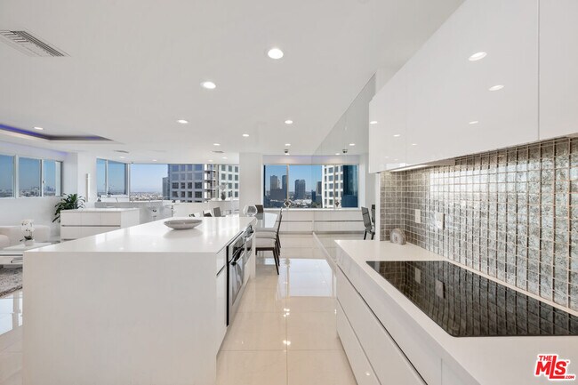 Foto del edificio - 875 Comstock Ave