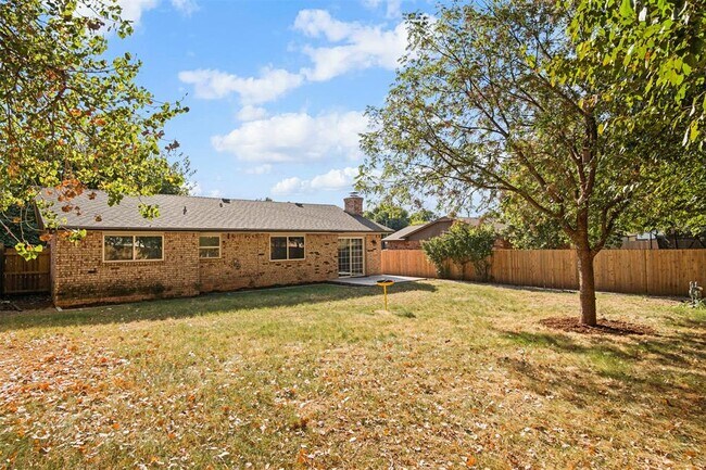 Building Photo - 625 Hawthorne Pl