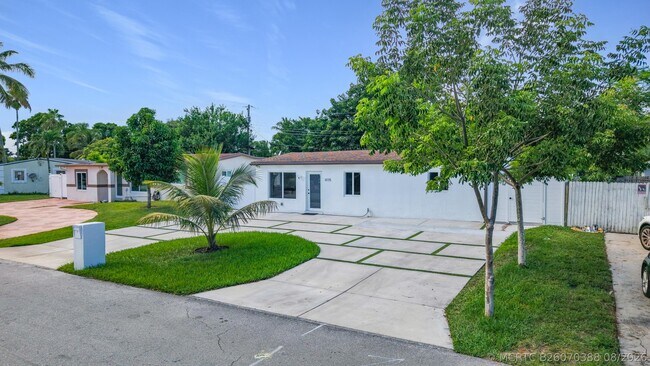 Foto del edificio - 6135 NW 24th Ct