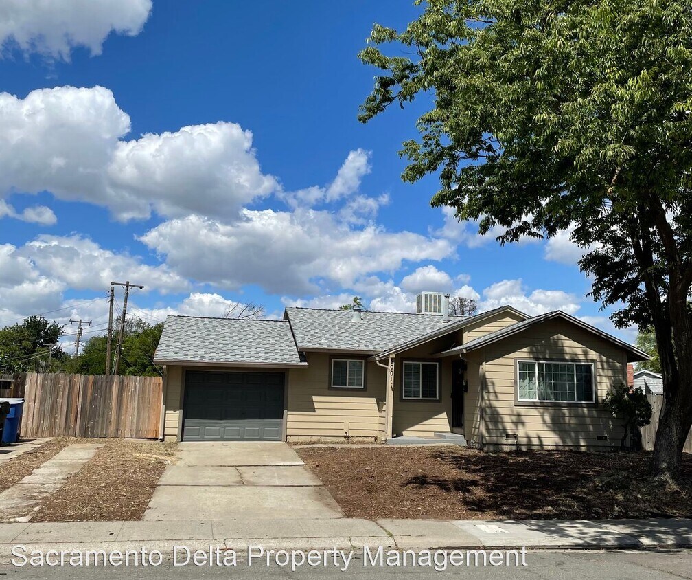 Foto principal - 2 br, 1 bath House - 2001 Kirk Way