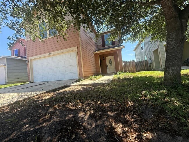 Foto del edificio - 6109 Randleman Dr