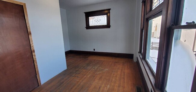 Foto del edificio - 221 S Seneca Ave