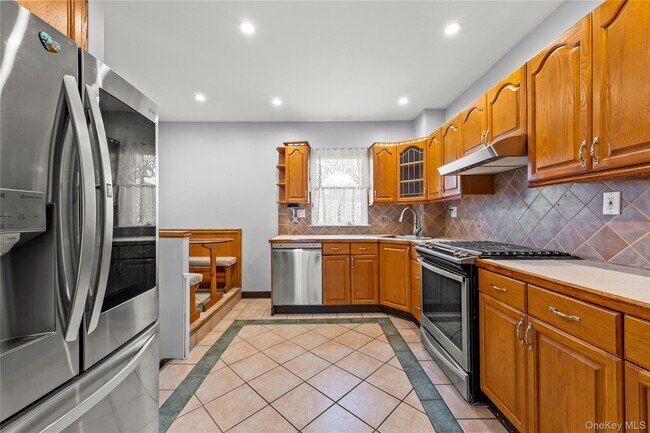 Foto del edificio - 244-39 89th Ave