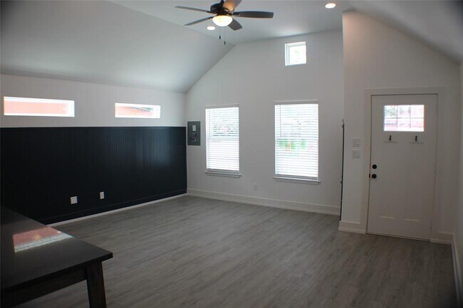 Foto del edificio - 7219 Corsicana St