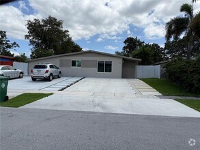 Building Photo - 3770 SW 58th Terrace