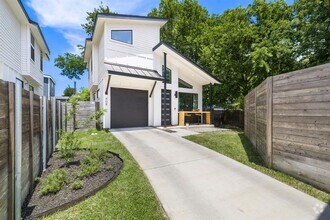 Building Photo - 408 W Odell St