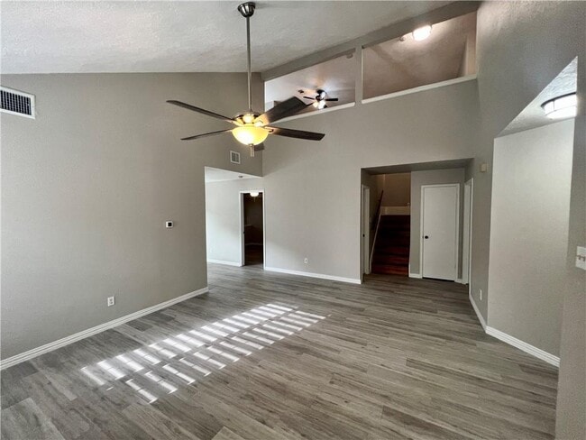 Building Photo - 5305 Summer Cir