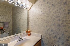 Foto del edificio - 7410 Emerald Dr