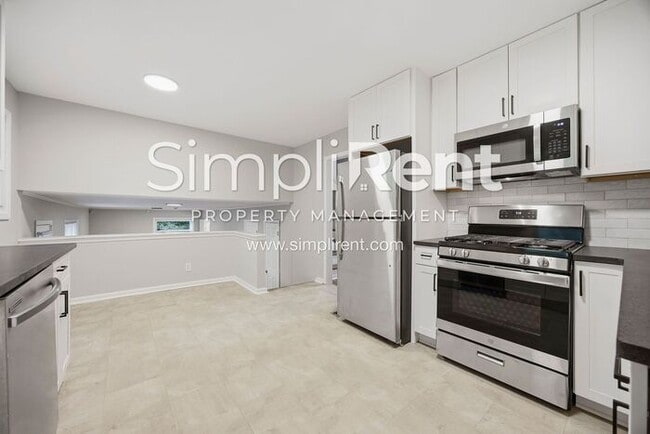 Building Photo - Beautifully Updated 4 Bedroom Home in Decatur! -1st month's Rent FREE with a 13-month lease!