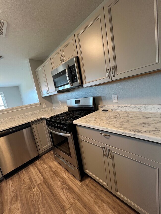 Foto del edificio - 272 Wilder Ct