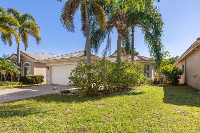Building Photo - 3800 Woodfield Dr