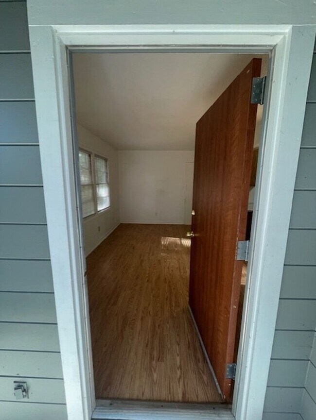 Foto del edificio - 13129-13129 Hazel Ave