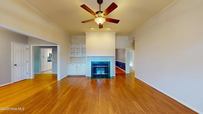 Building Photo - 100 Tamarisk Ln