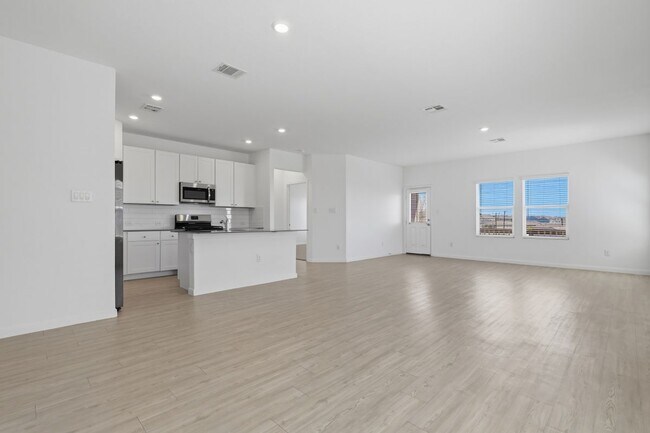 Building Photo - 12914 Rosemary Bnd