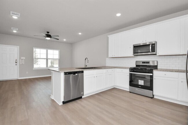 Building Photo - 27018 Beacon Gln Dr