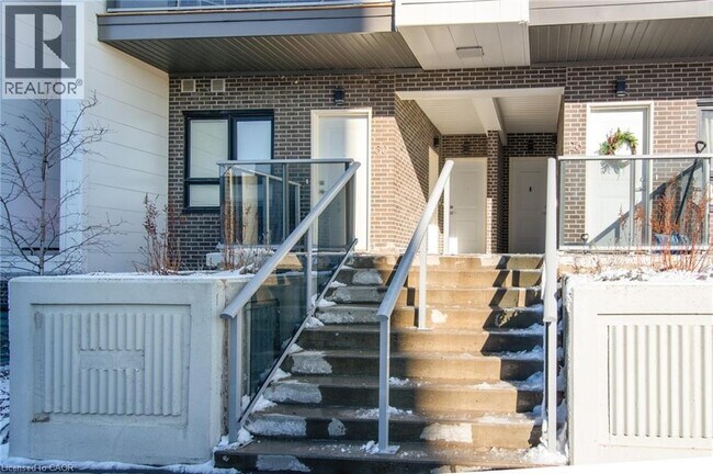 Photo du bâtiment - 1430 Highland Rd W