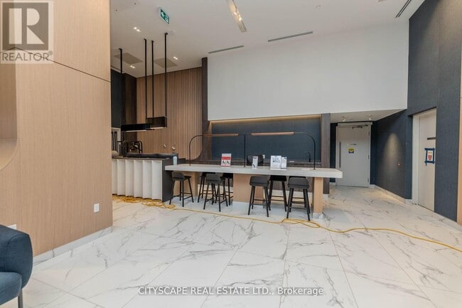 Building Photo - 1195 The Queensway