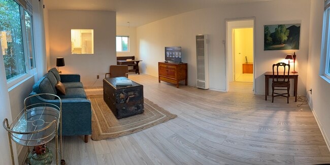 Foto del edificio - 635 Palms Blvd