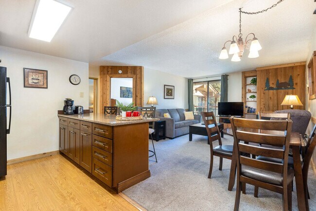 Foto del edificio - 455 Village Rd