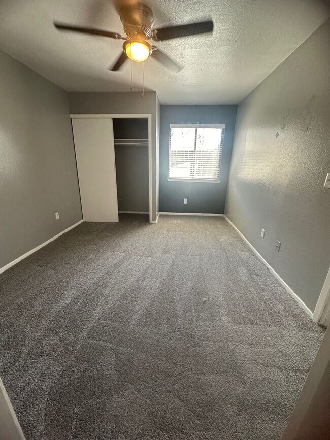 Foto del edificio - Beuti-ful Town home Ready to Move in!