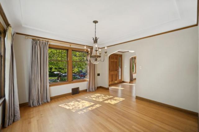 Building Photo - 4 bedroom in Seattle WA 98112