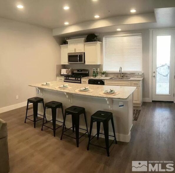 Foto del edificio - 740 Bluffs Ct