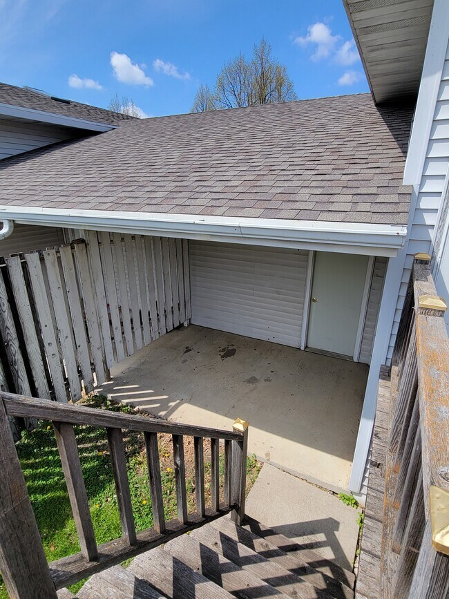 Foto del edificio - 1012 Castlewood Dr