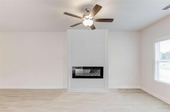 Foto del edificio - 6396 Pine St