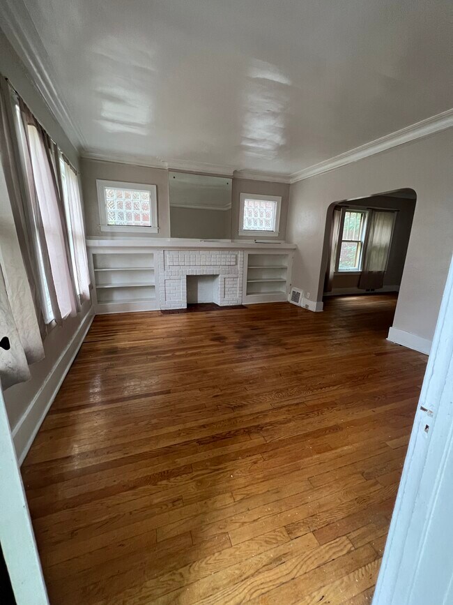 Living room - 15900 Normandy St