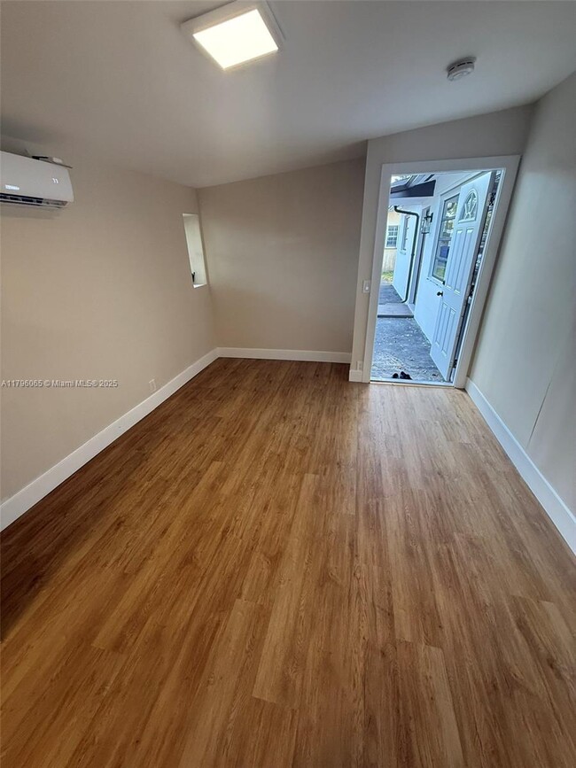 Foto del edificio - 750 S 61st Terrace
