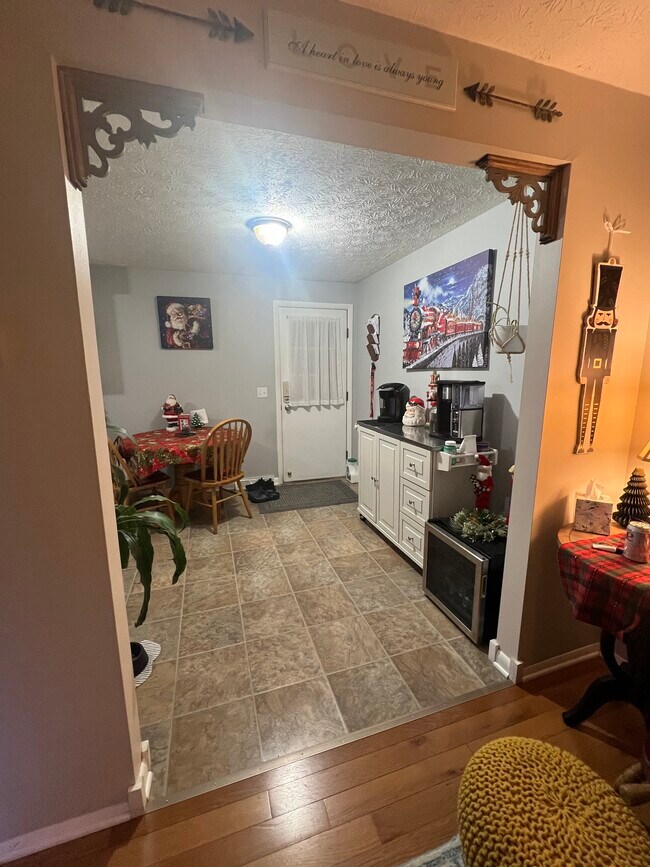 Foto del edificio - 1825 Koran Ave NW