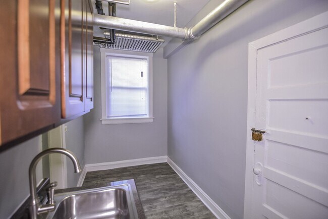 Building Photo - 4606 N Beacon St