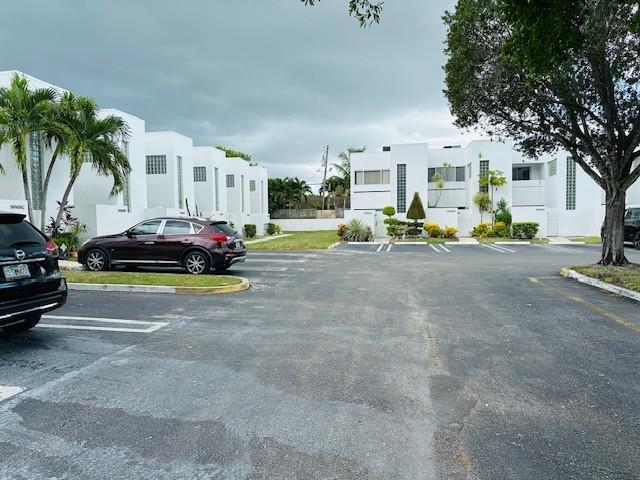 Building Photo - 5040 Elmhurst Rd