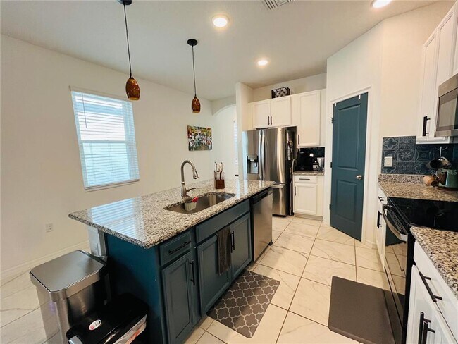 Building Photo - 6264 Great Bear Dr