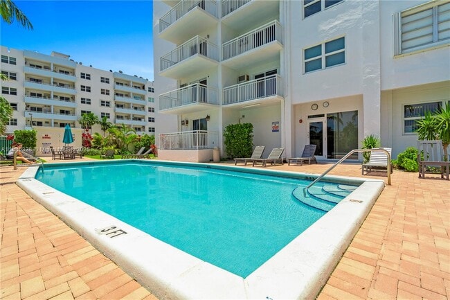 Foto del edificio - 200 S Birch Rd