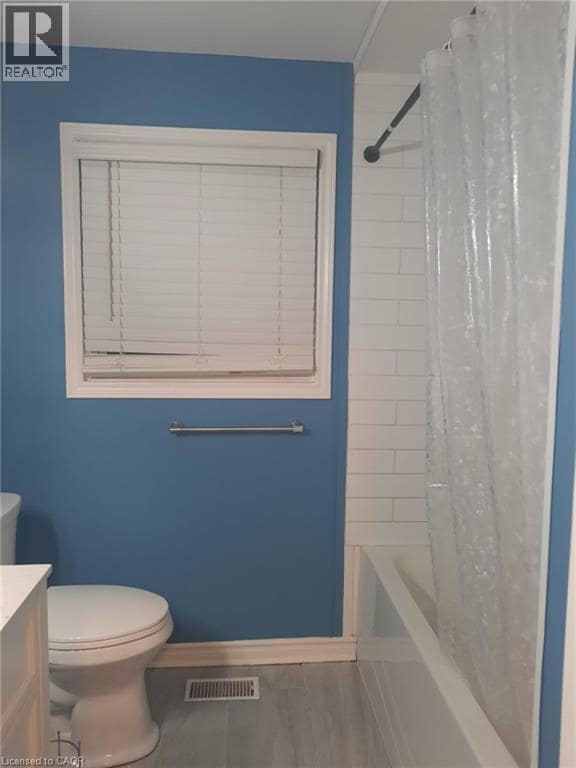 Photo du bâtiment - 16 Acorn Ln